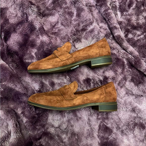 Clarks Red Loafers - Picture 3 of 6